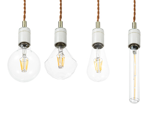 SWANのLEDは、フィラメント型LED電球の中で最も明るく（※白熱電球60W相当）、店舗やご家庭での実用性に優れ「フィラメント型電球は暗い」という概念を覆す明るさです。